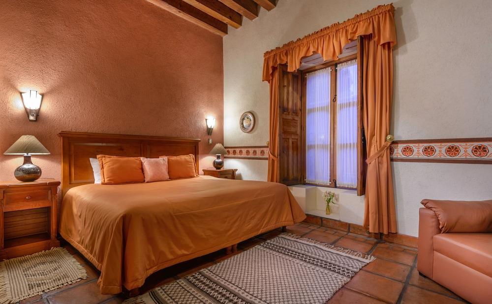 Hotel Pueblo Magico Пацкуаро Экстерьер фото