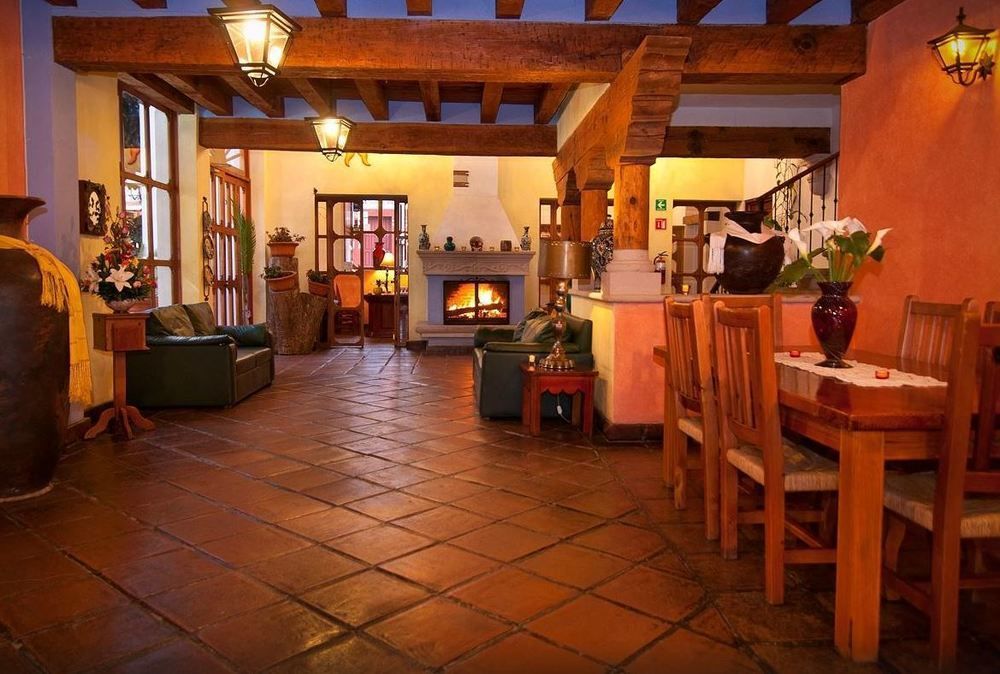 Hotel Pueblo Magico Пацкуаро Экстерьер фото
