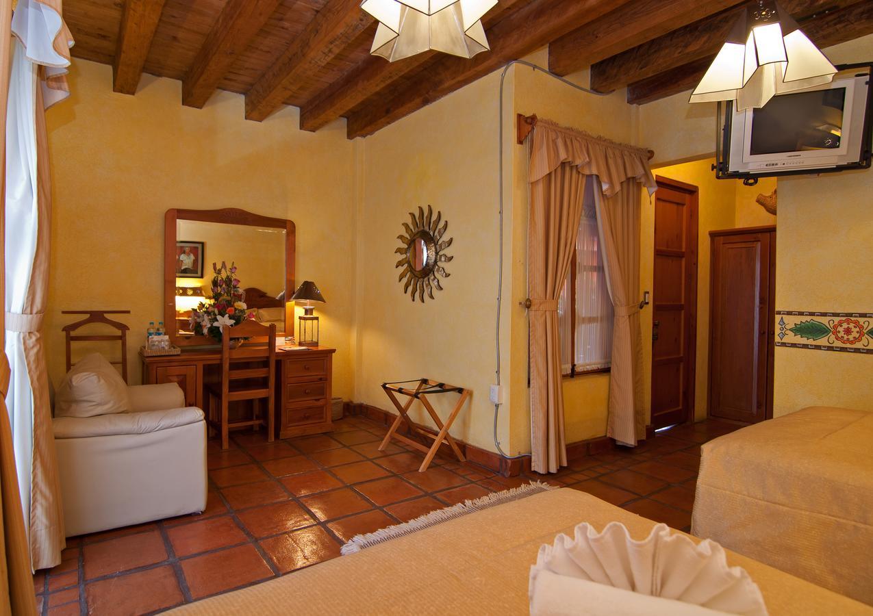 Hotel Pueblo Magico Пацкуаро Экстерьер фото
